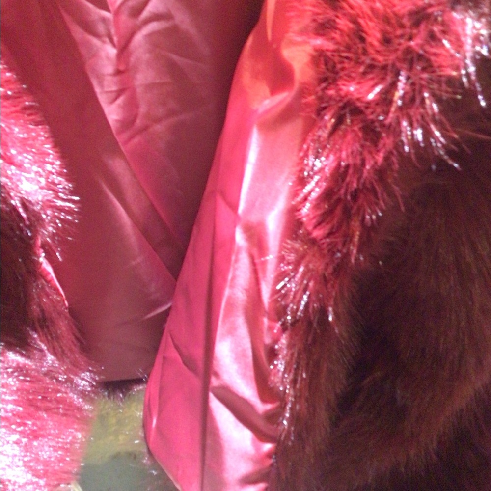 SALE! Luxurious Faux Fur Coat in Rich Burgundy - Picture 5 of 6